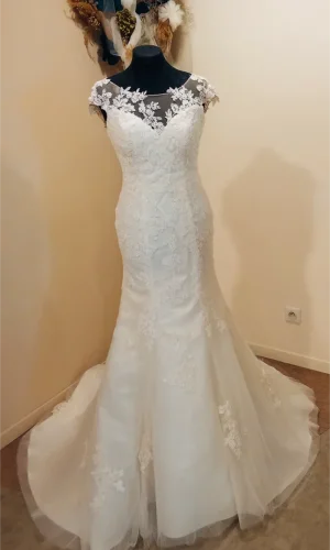 robe sirène en dentelle effet tatouage