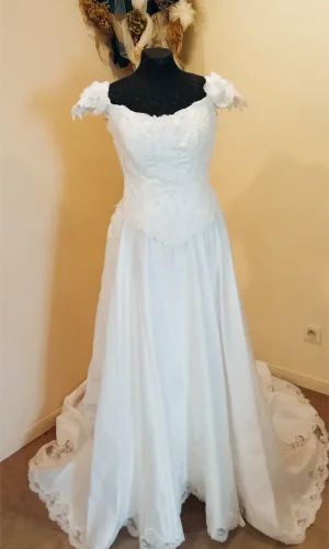 Robe de mariée princesse full satin et dentelles blanche